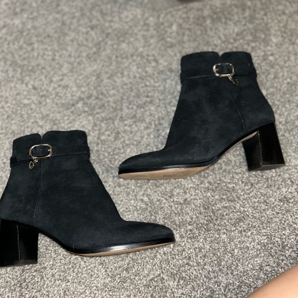 Black Ankle Boots with Chunky Heel and Decorative Buckle - Picture 1 of 4